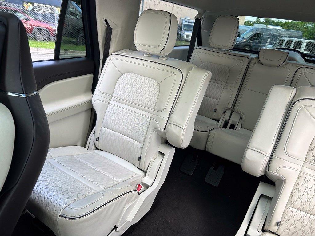 Used 2022 Lincoln Navigator L Black Label AWD/4WD image 13