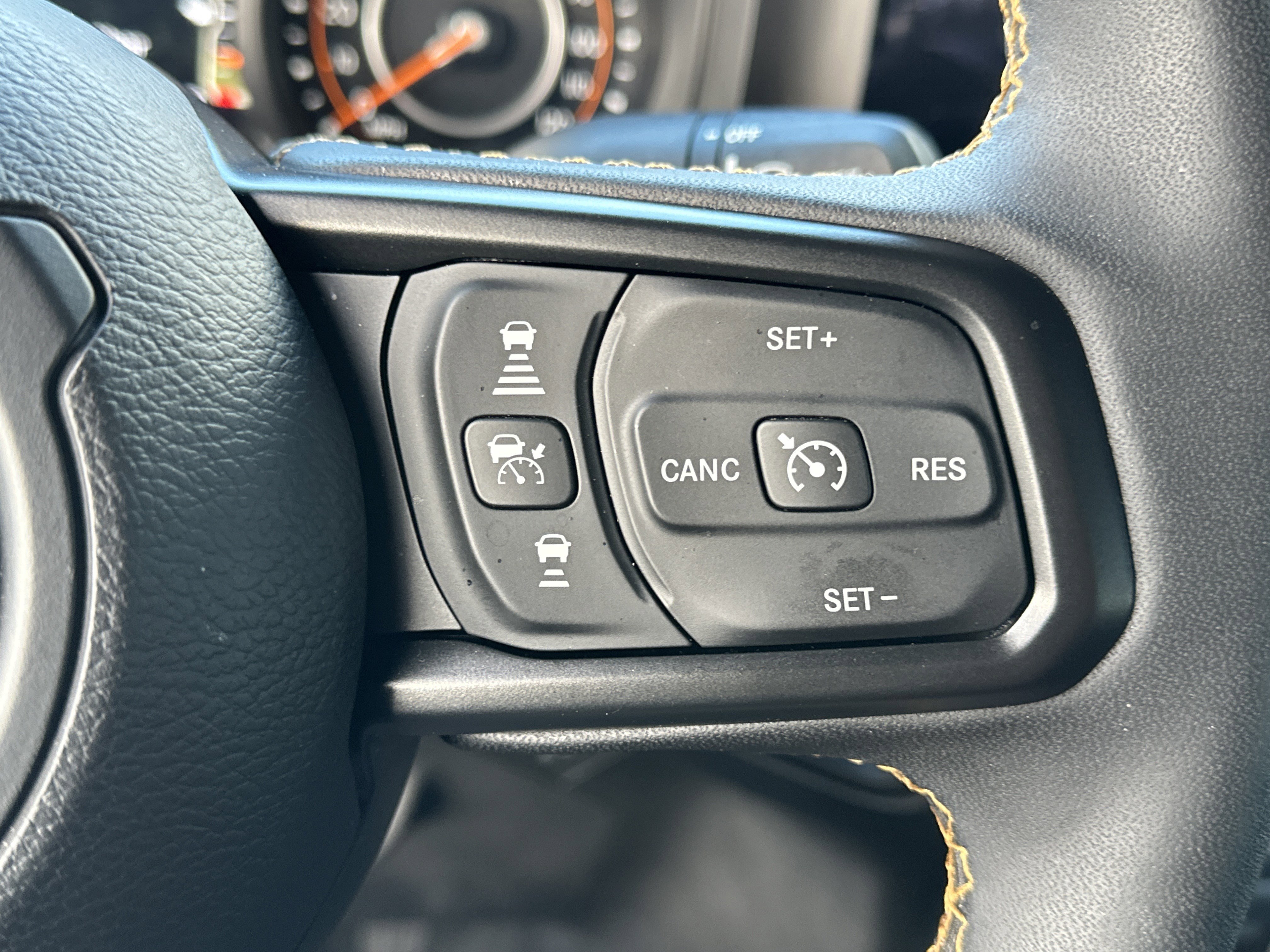 Used 2024 Jeep Gladiator Sport image 25