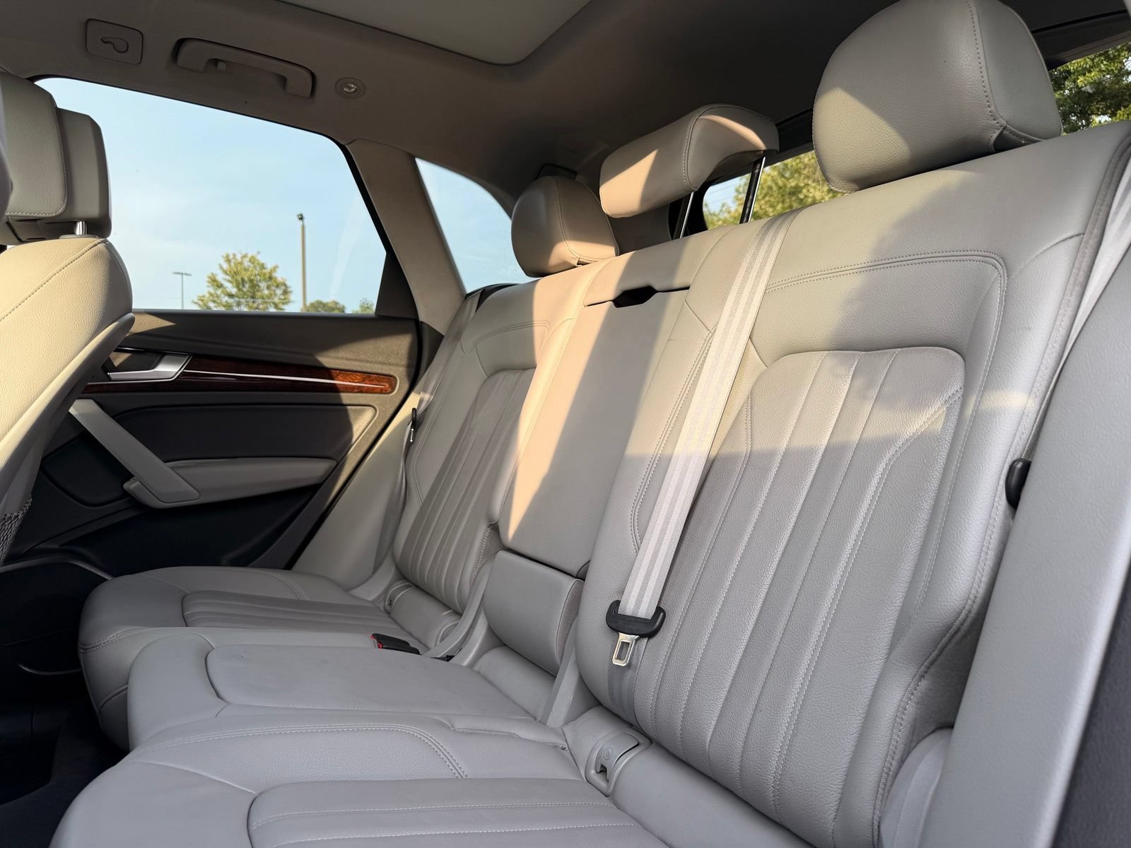 Used 2018 Audi Q5 Prestige w/ Premium Plus Package AWD/4WD image 29