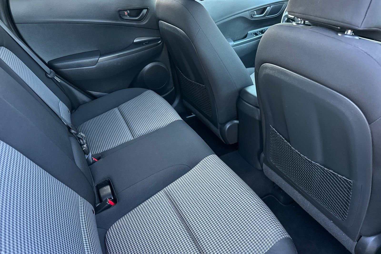 Used 2018 Hyundai Kona SEL w/ SEL Tech Package 02 image 18
