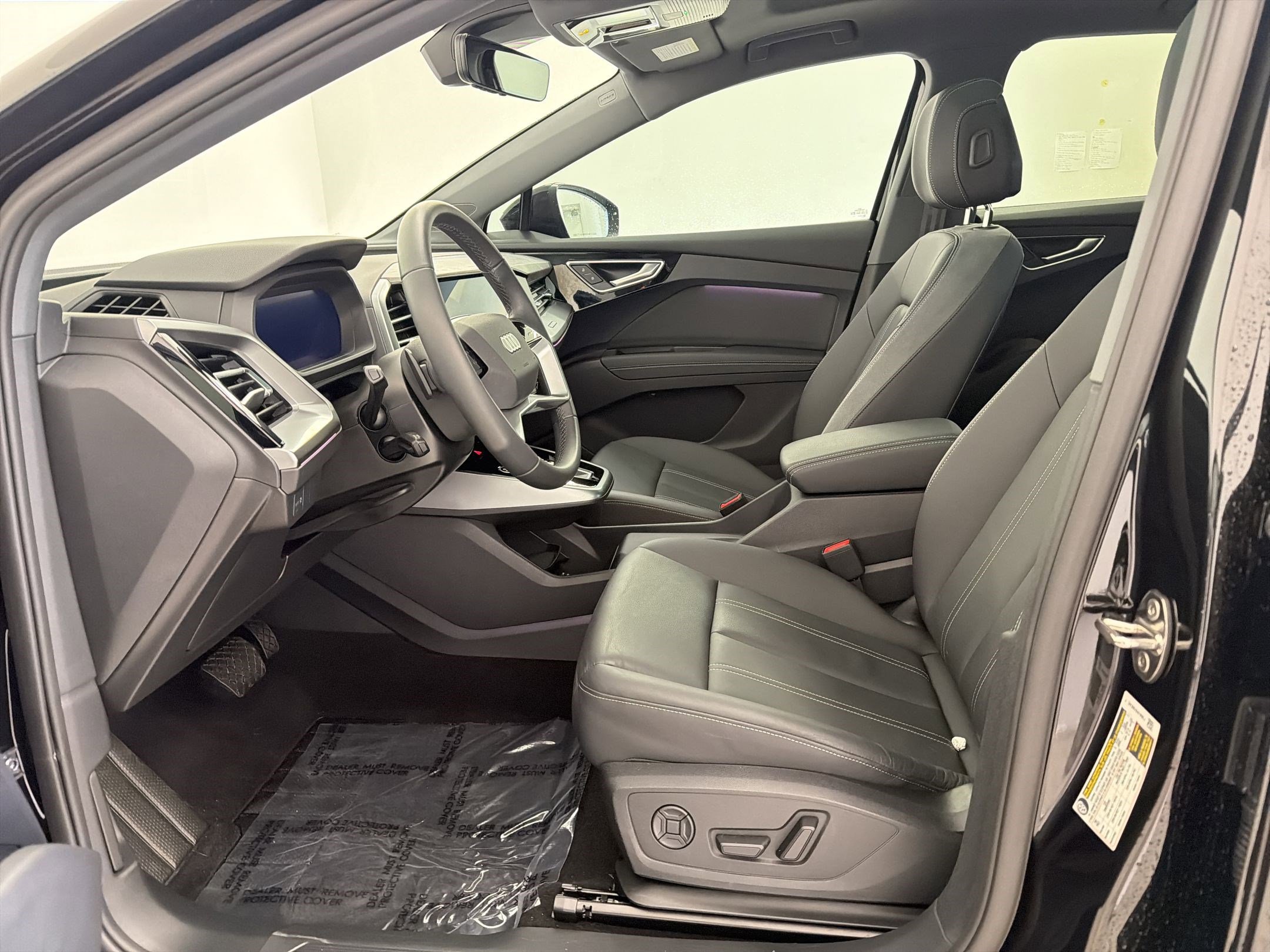 Used 2025 Audi Q4 e-tron Premium Plus w/ Premium Plus image 5