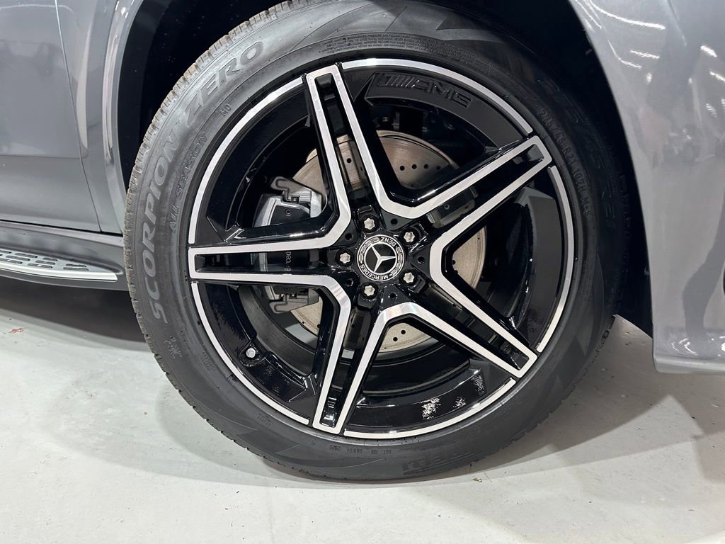 New 2026 Mercedes-Benz GLS 450 4MATIC image 9