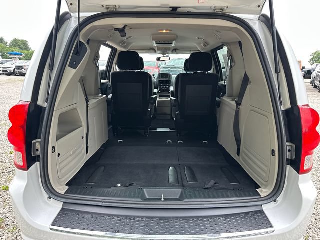 Used 2015 Dodge Grand Caravan SXT w/ UConnect Hands-Free Group FWD image 15