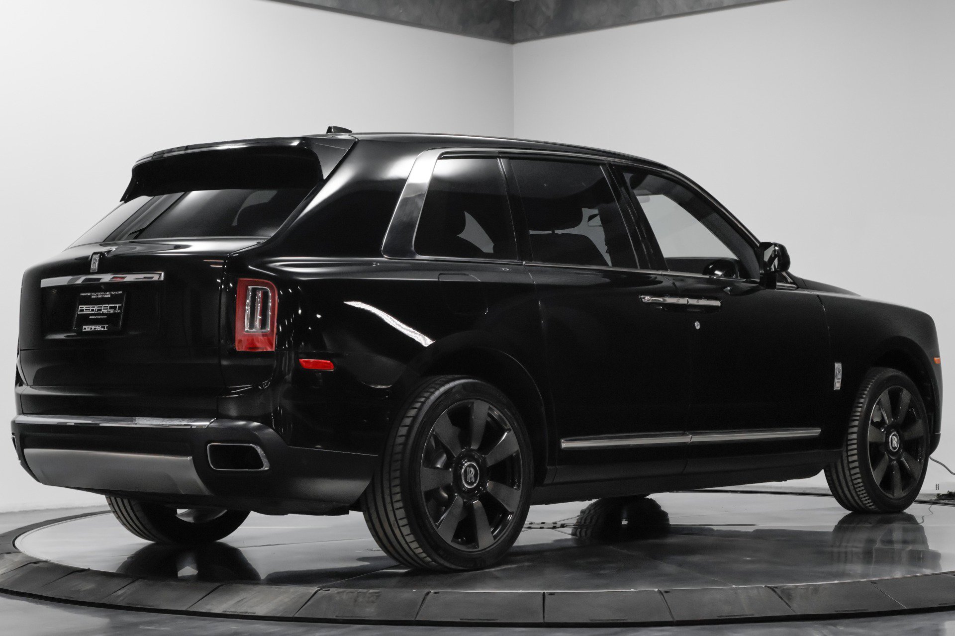 Used 2019 Rolls-Royce Cullinan image 13