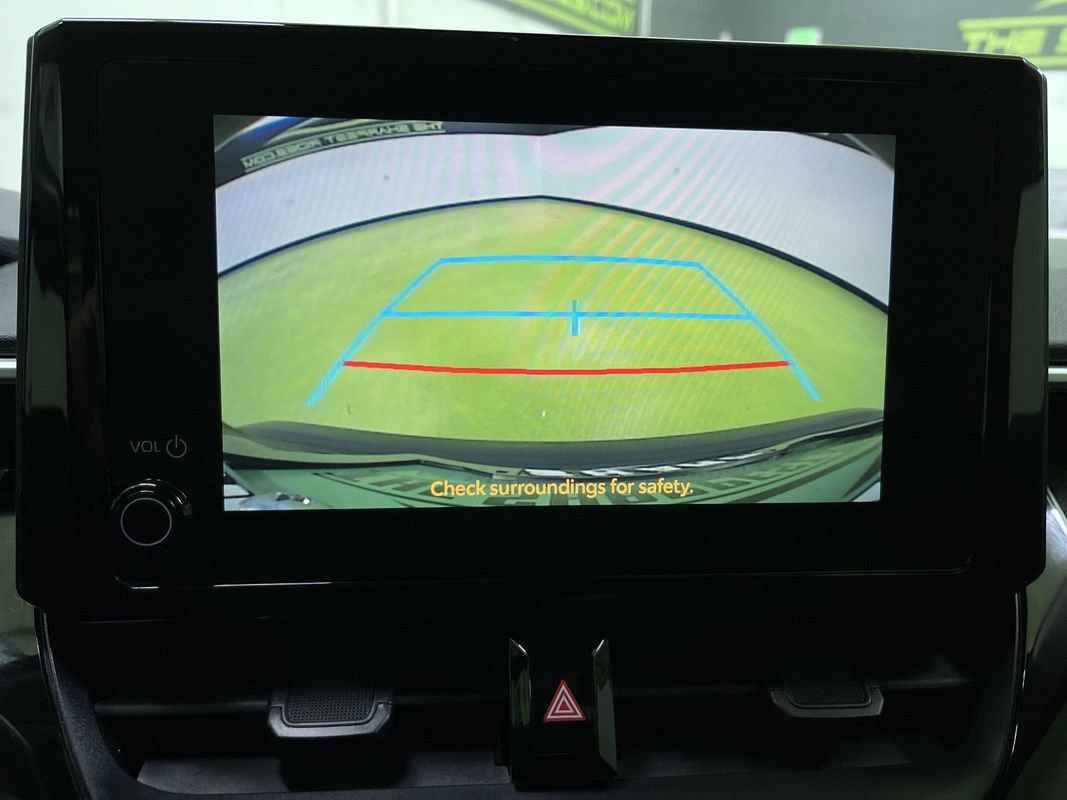 Used 2025 Toyota Corolla LE image 22