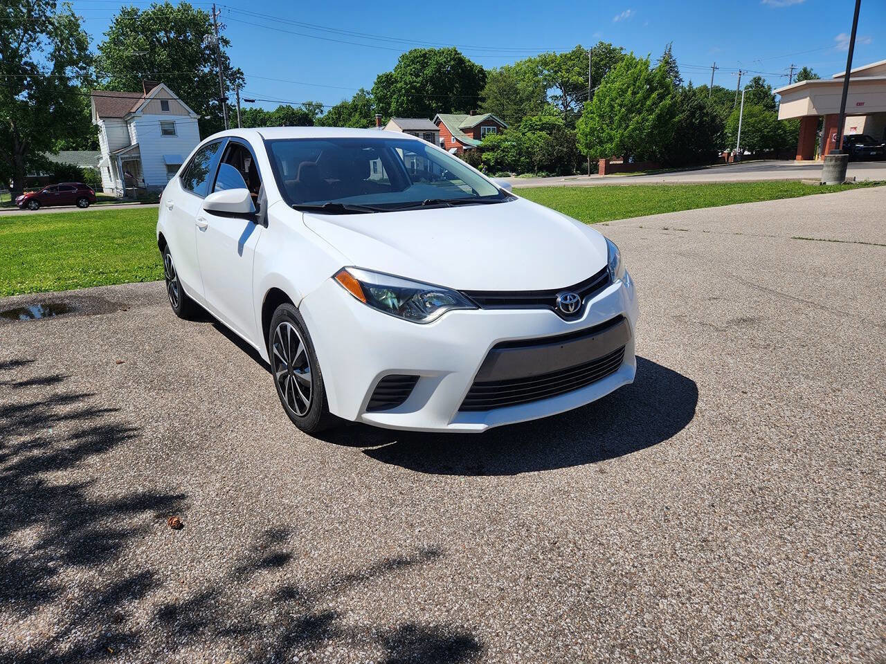Used 2015 Toyota Corolla LE FWD image 4