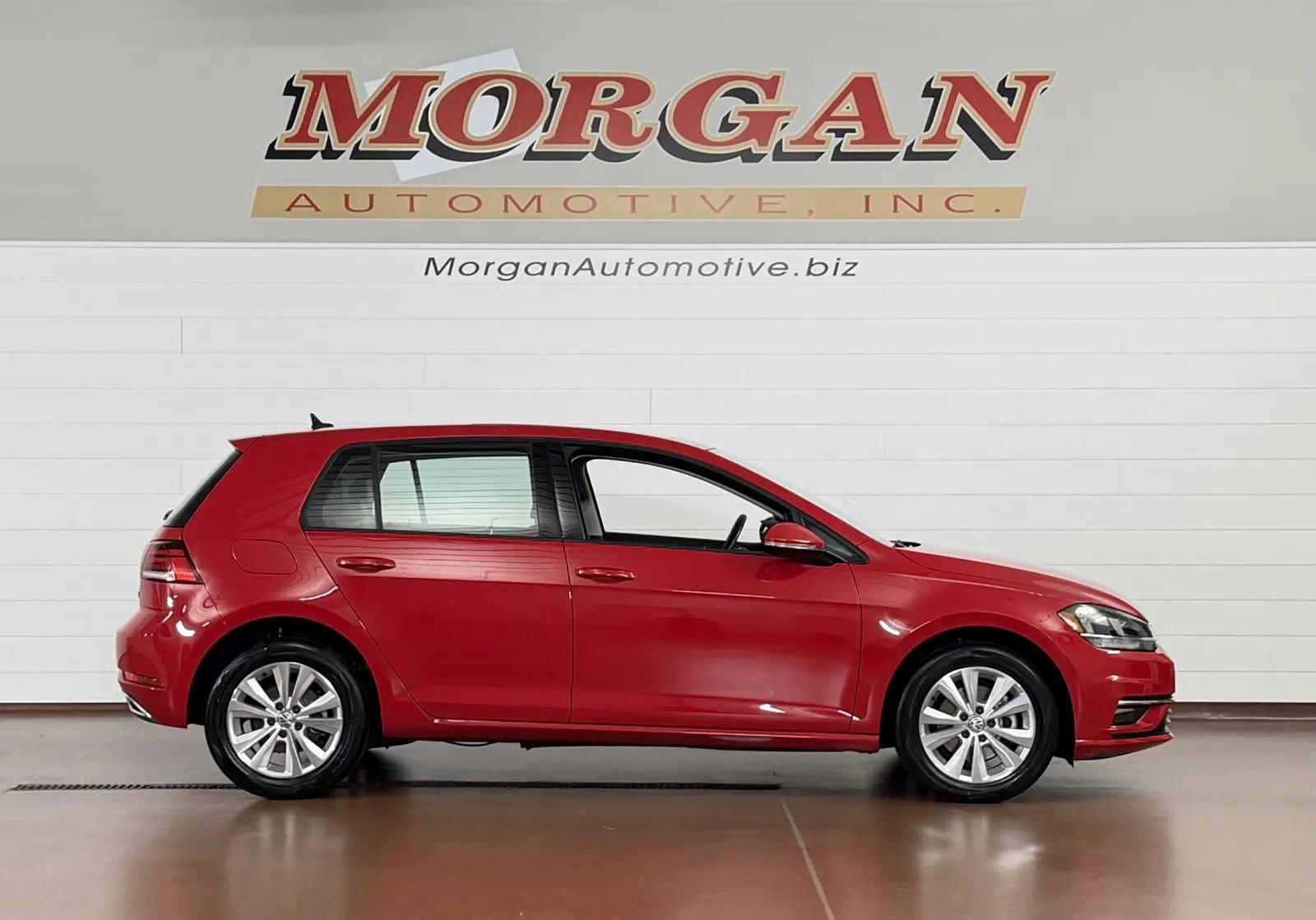 Used 2018 Volkswagen Golf SE FWD image 2