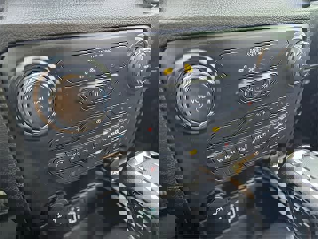 Used 2023 Ford Ranger Lariat w/ FX4 Off-Road Package image 32