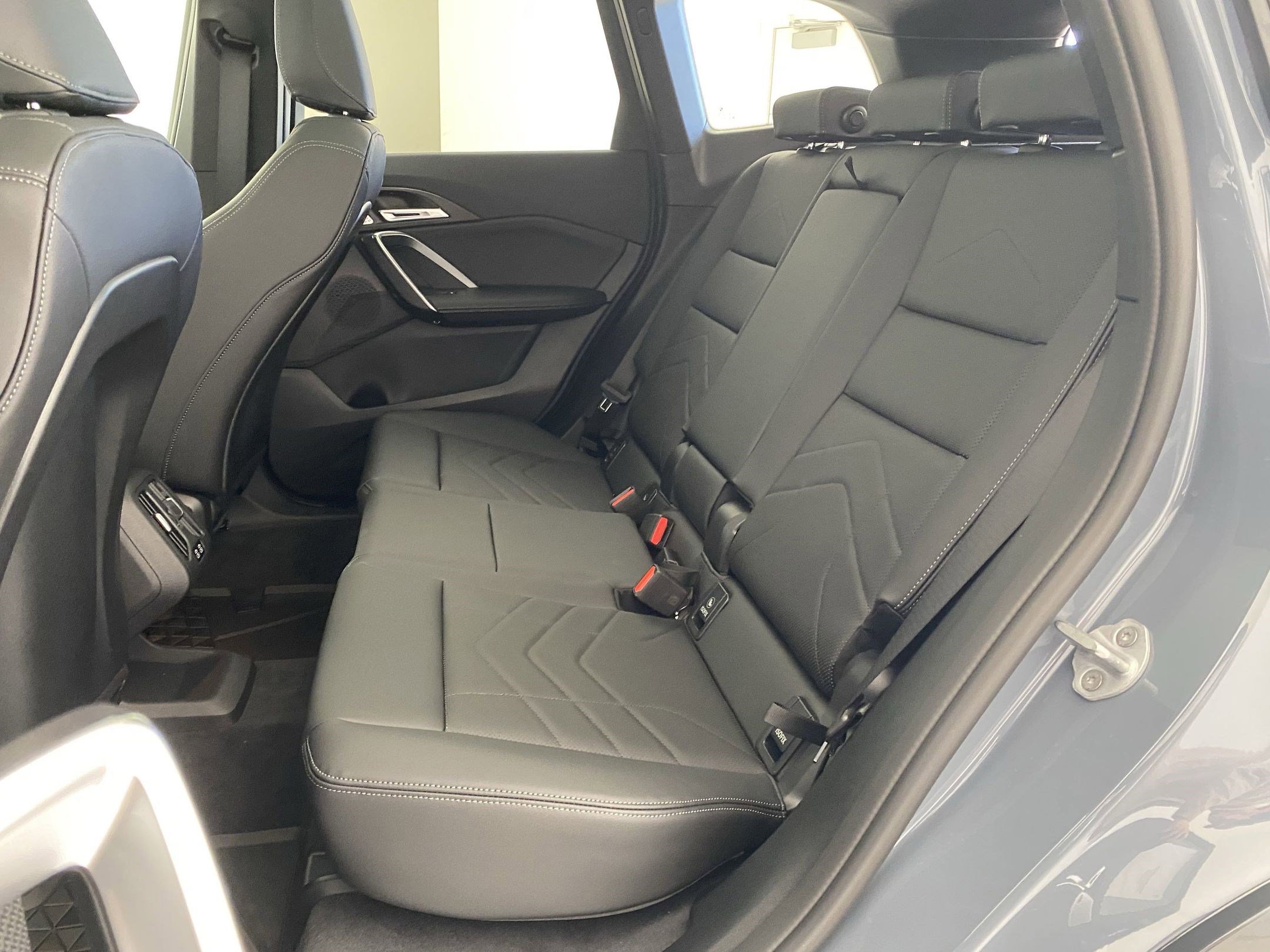 Used 2025 BMW X1 xDrive28i w/ Technology Package image 13