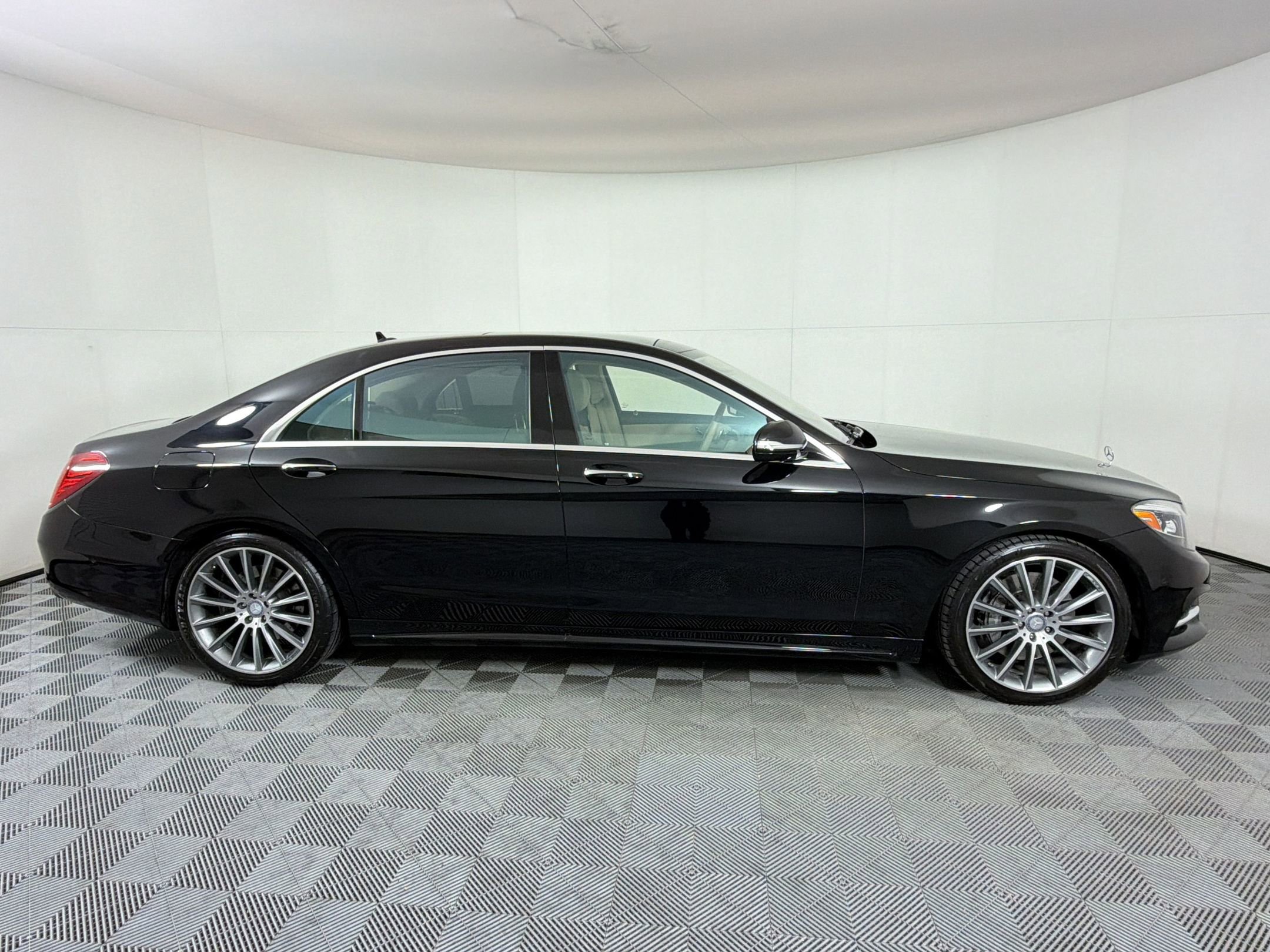 Used 2014 Mercedes-Benz S 550 Sedan image 9