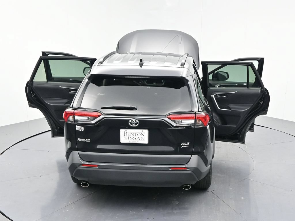 Used 2024 Toyota RAV4 XLE AWD/4WD image 25