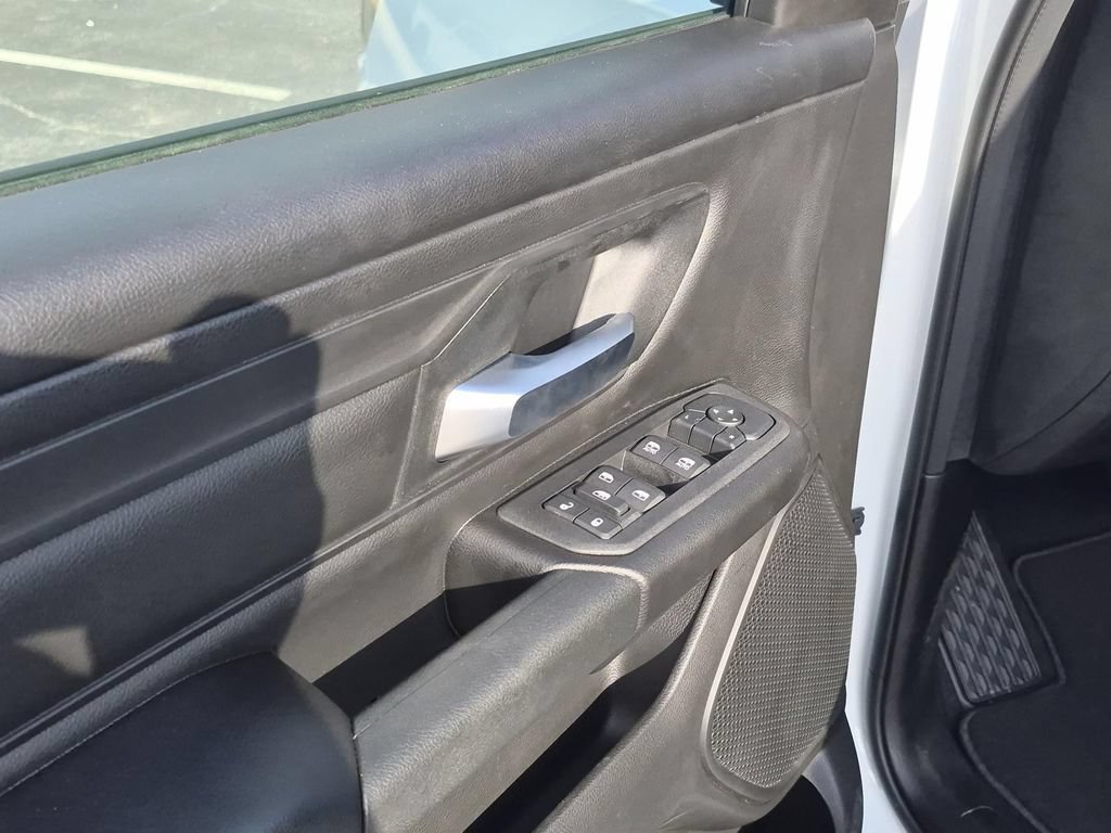 New 2026 RAM 1500 Express AWD/4WD image 17
