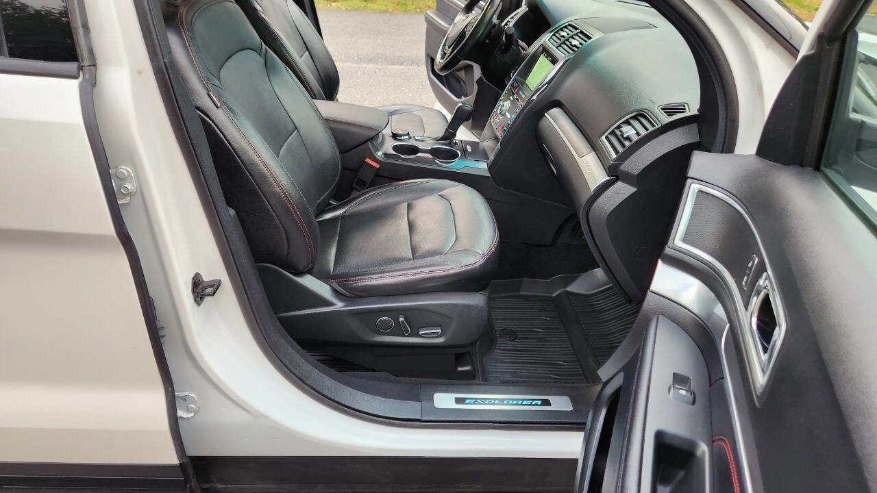 Used 2018 Ford Explorer Sport w/ Equipment Group 401A image 43