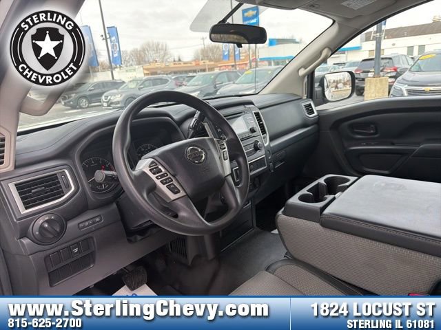 Used 2017 Nissan Titan S image 10