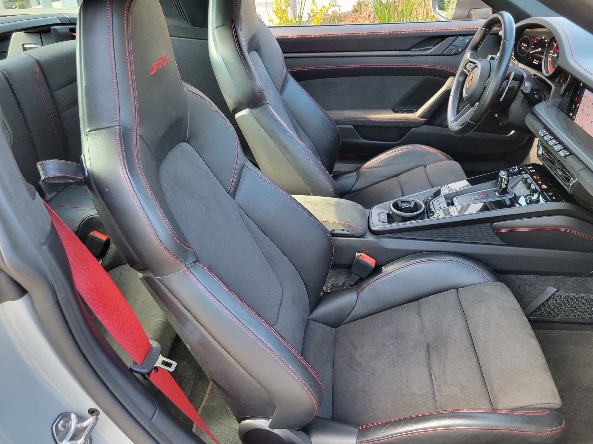 Certified 2022 Porsche 911 Targa 4 GTS AWD/4WD image 28