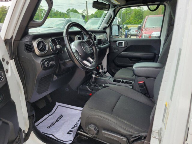 Used 2020 Jeep Wrangler Unlimited Sahara image 22