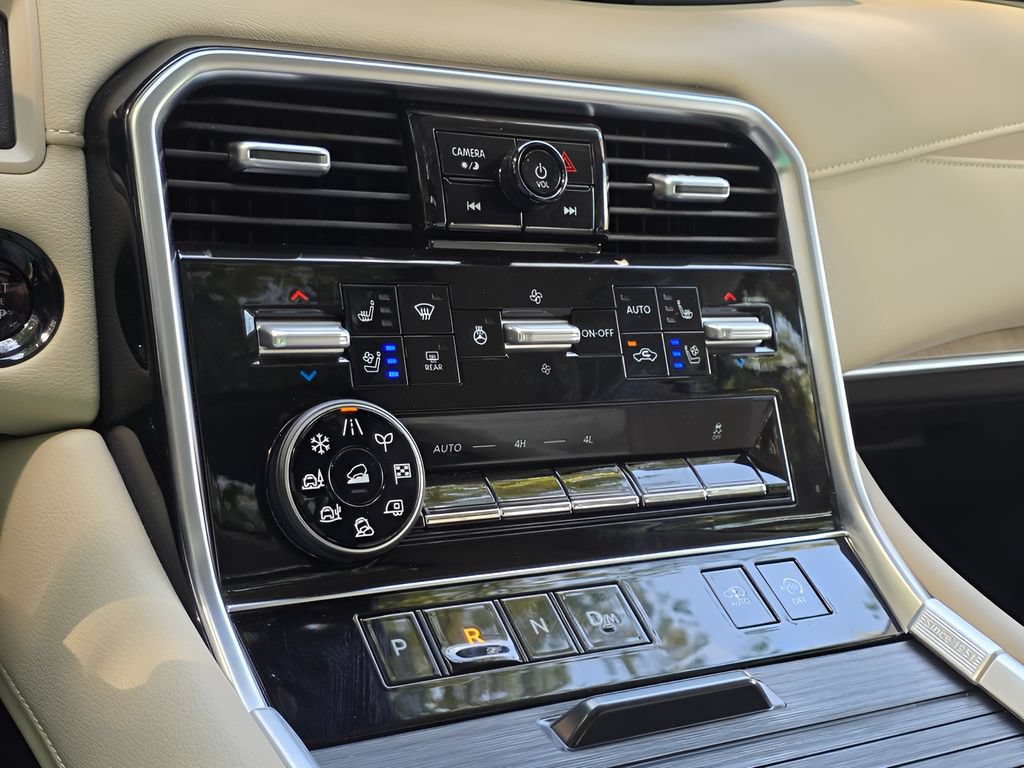 Used 2025 Nissan Armada Platinum Reserve AWD/4WD image 30