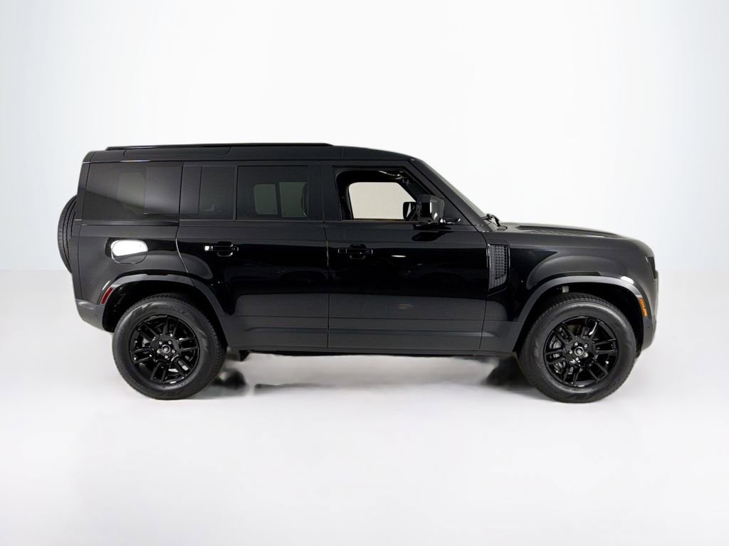 Used 2025 Land Rover Defender 110 S image 6