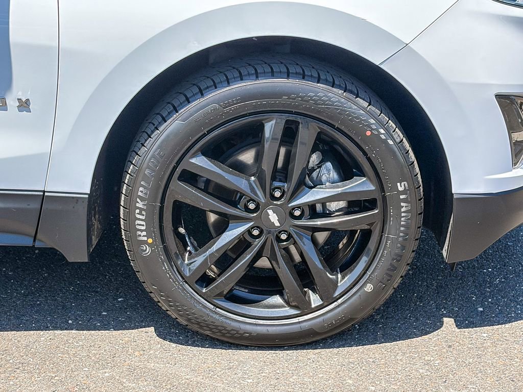 Used 2020 Chevrolet Equinox LT w/ Sport Edition FWD image 14