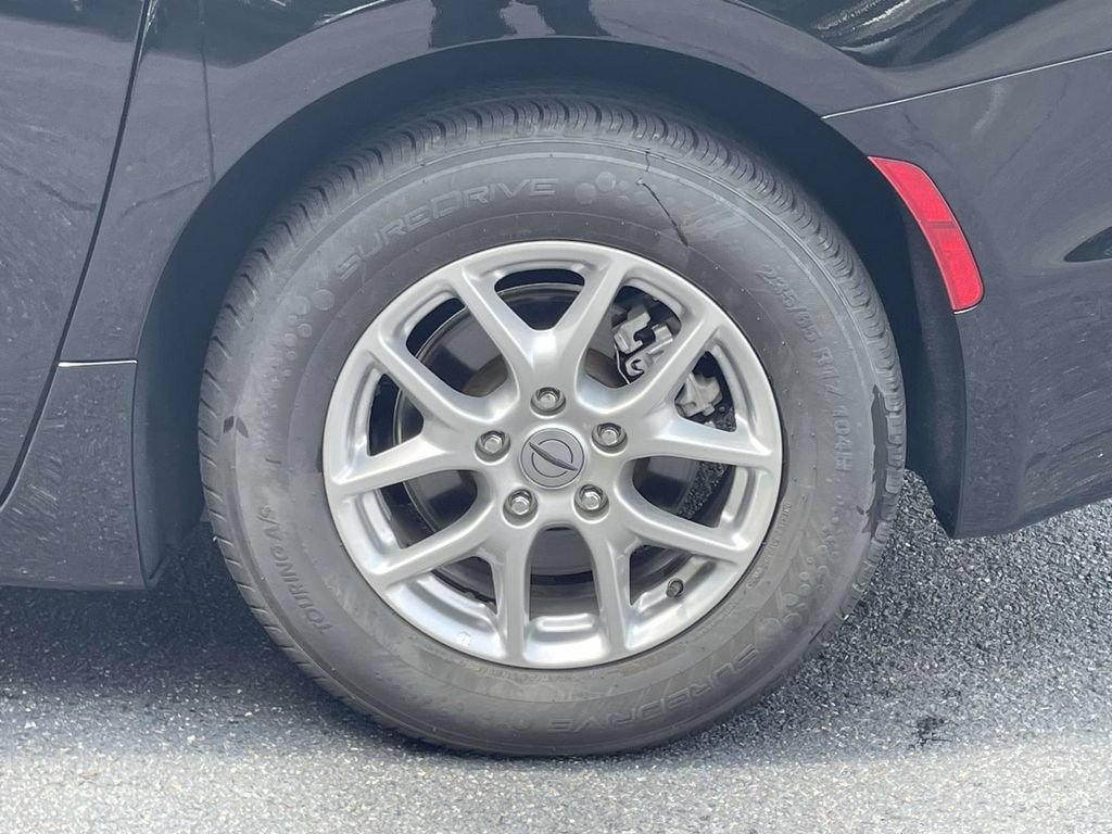 Certified 2024 Chrysler Pacifica Touring-L FWD image 12