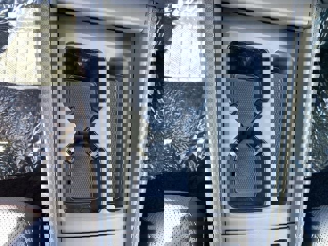 New 2025 Volkswagen Tiguan SE image 39