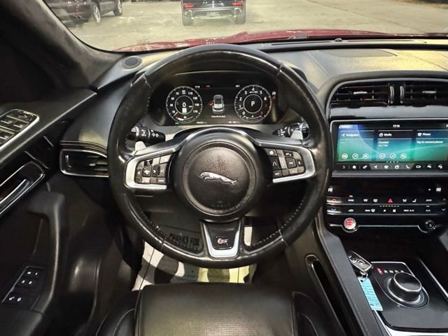 Used 2019 Jaguar F-PACE S AWD/4WD image 19