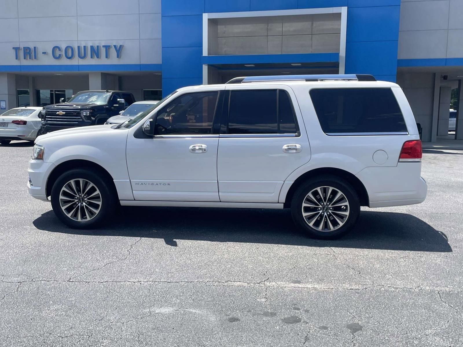 Used 2015 Lincoln Navigator 4WD image 7