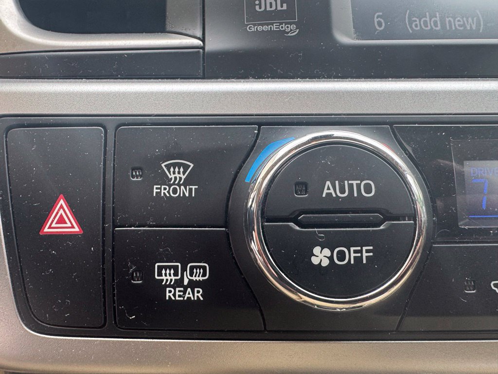 Used 2018 Toyota Highlander Limited AWD/4WD image 42