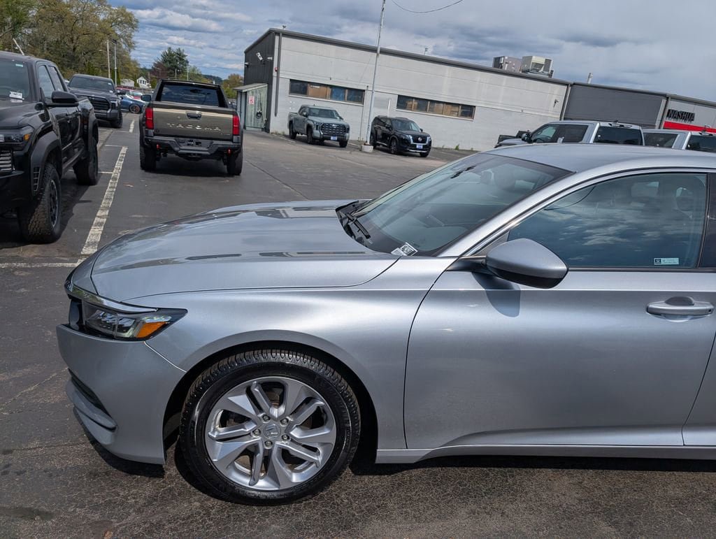 Used 2019 Honda Accord LX image 2