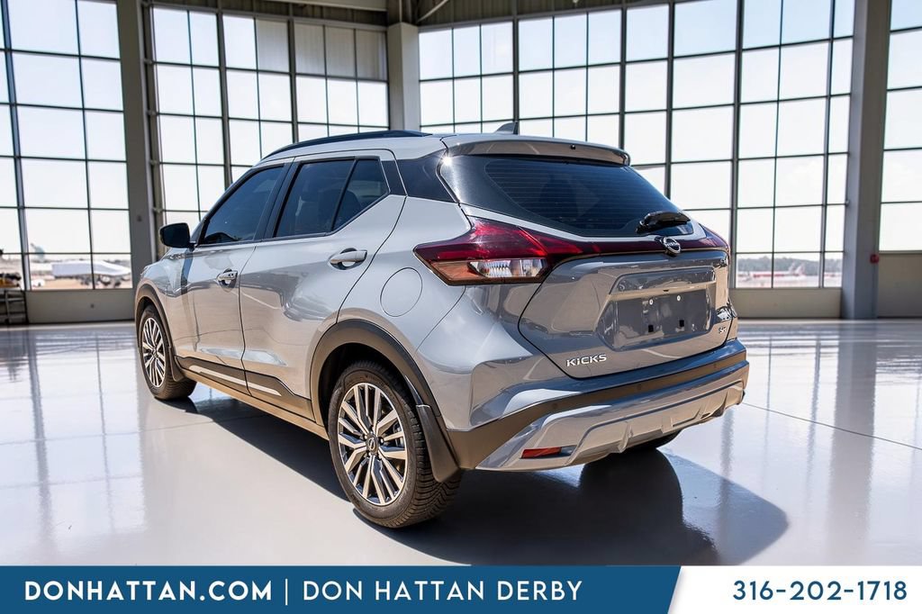 Used 2023 Nissan Kicks SR w/ SR Premium Package FWD image 30