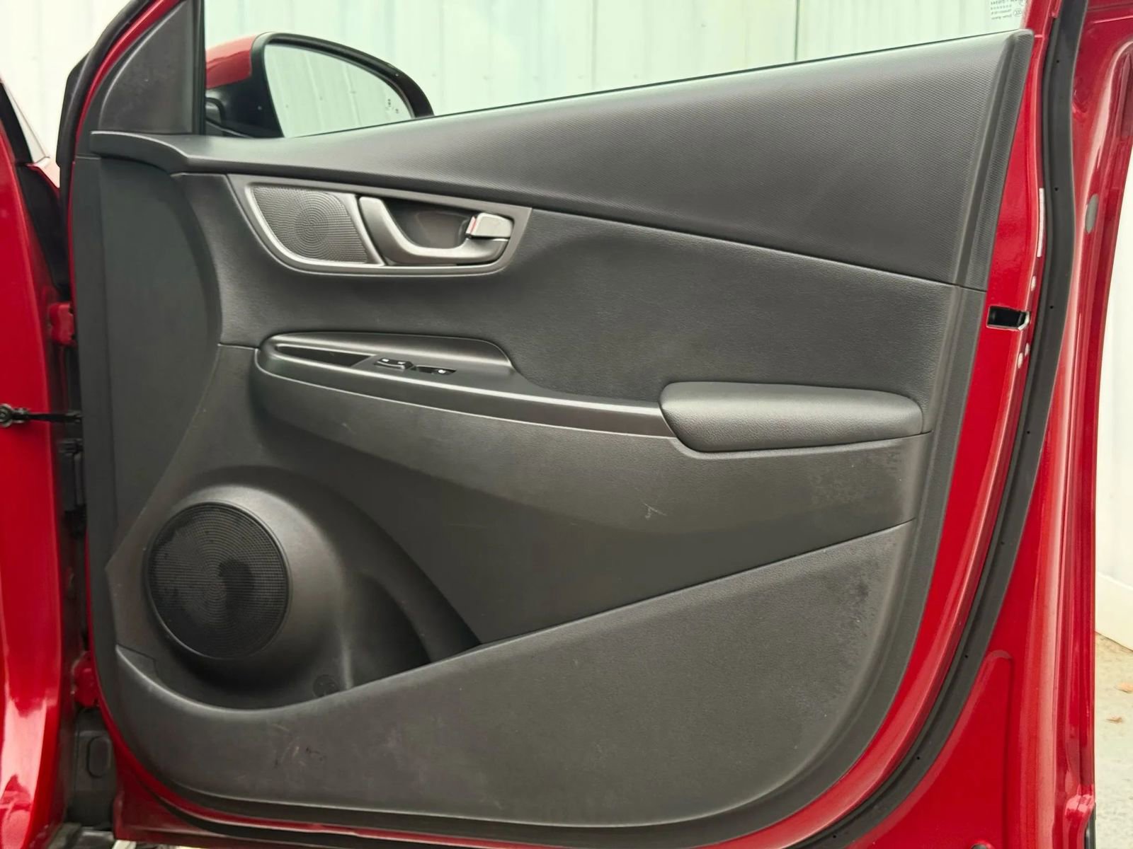 Used 2021 Hyundai Kona Limited w/ Cargo Package image 20