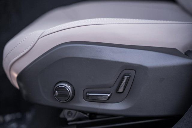 New 2026 Volvo XC60 B5 Plus w/ Protection Package Premier image 38