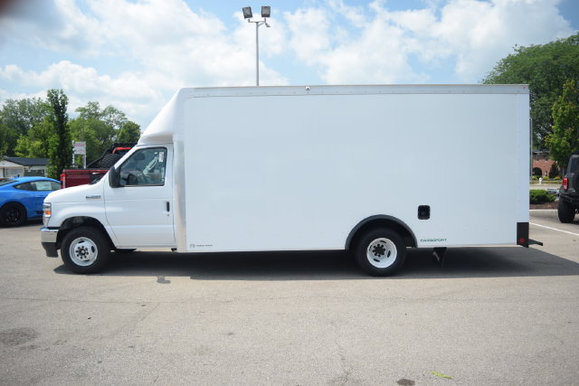 New 2027 Ford E-350 and Econoline 350 Super Duty w/ Power Equipment Group RWD image 18