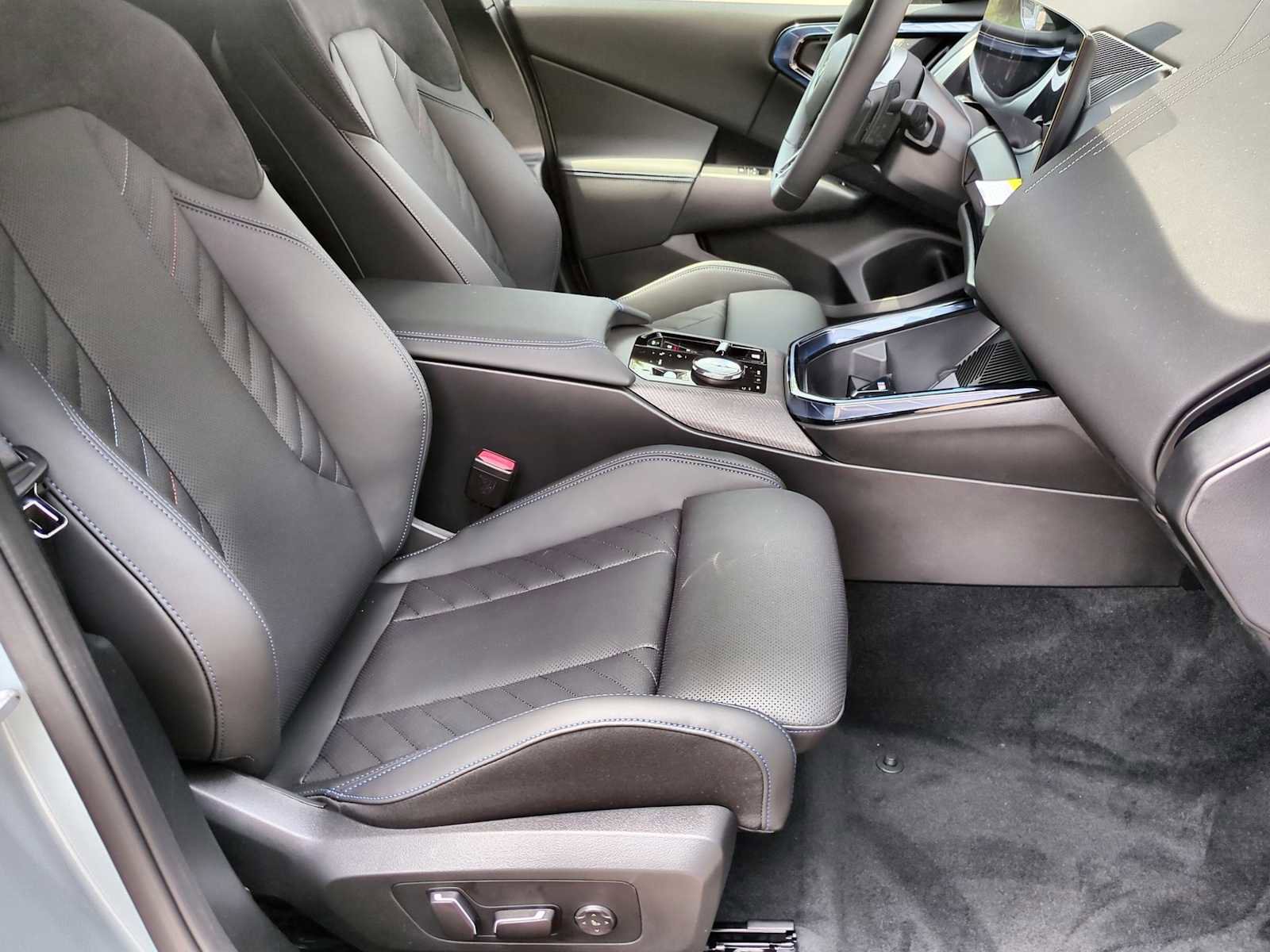 Used 2025 BMW X3 xDrive30i w/ Premium Package image 24