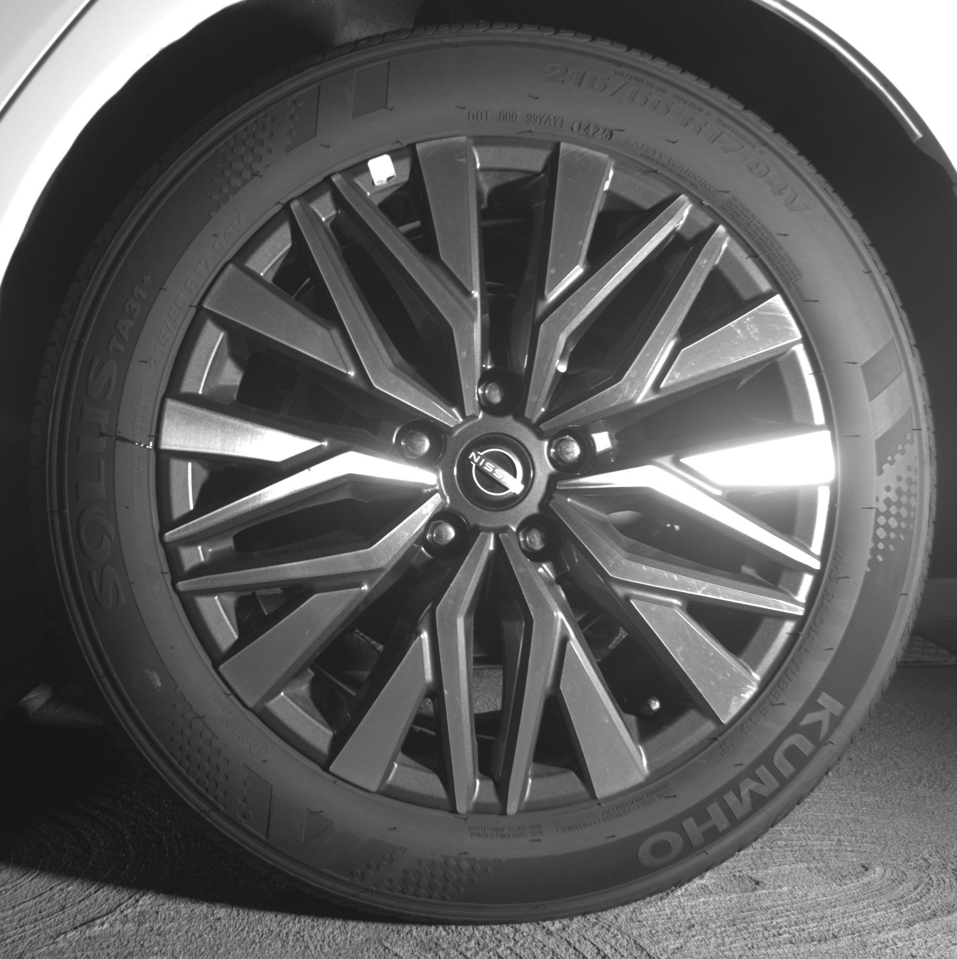 Used 2025 Nissan Altima 2.5 SV FWD image 14