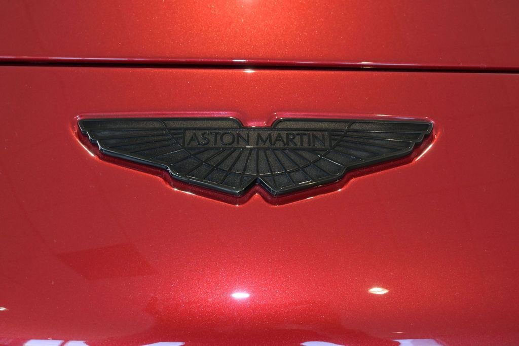 Used 2023 Aston Martin V12 Vantage Roadster RWD image 28