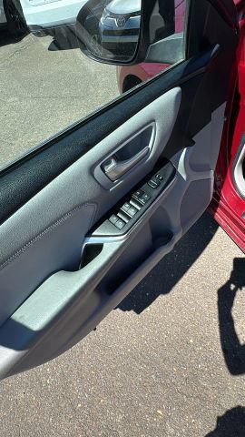 Used 2017 Toyota Camry XLE FWD image 10