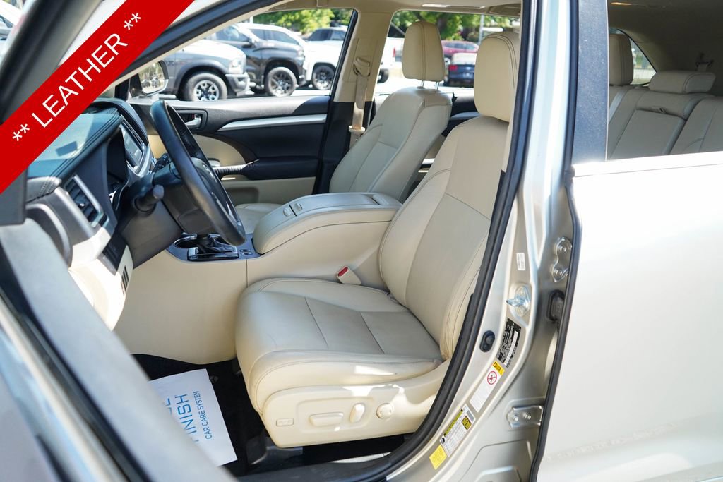 Used 2015 Toyota Highlander XLE FWD image 6