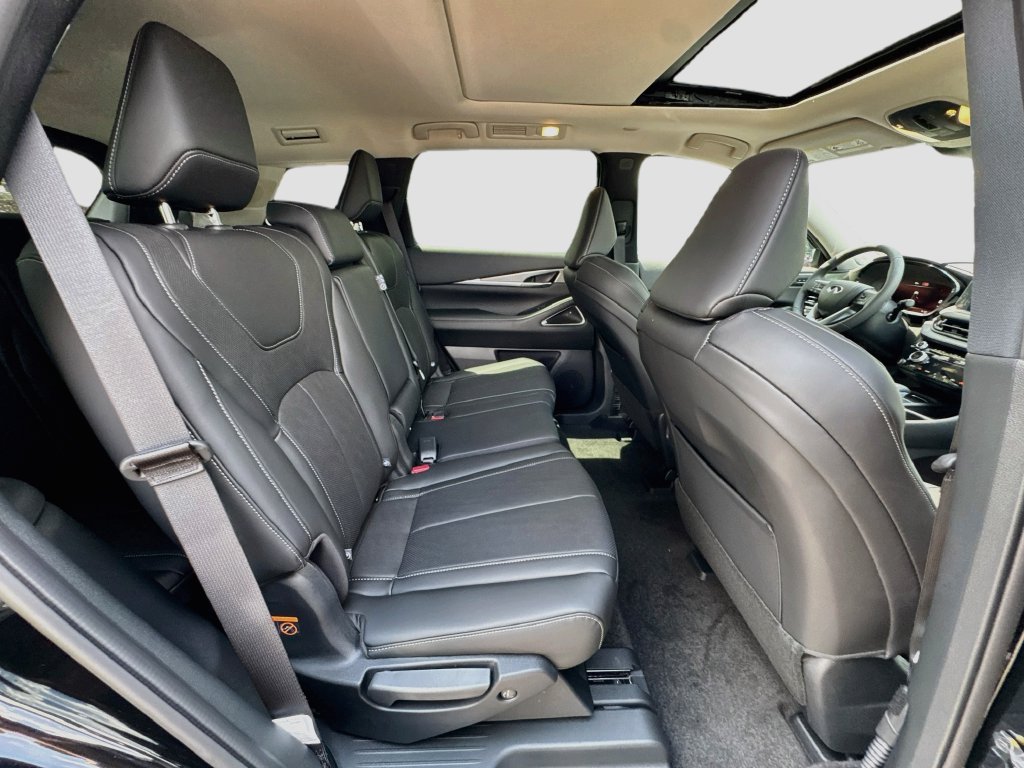 New 2027 INFINITI QX60 Luxe w/ Cargo Package FWD image 30