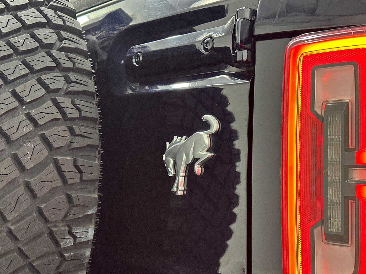 Used 2021 Ford Bronco Badlands image 9