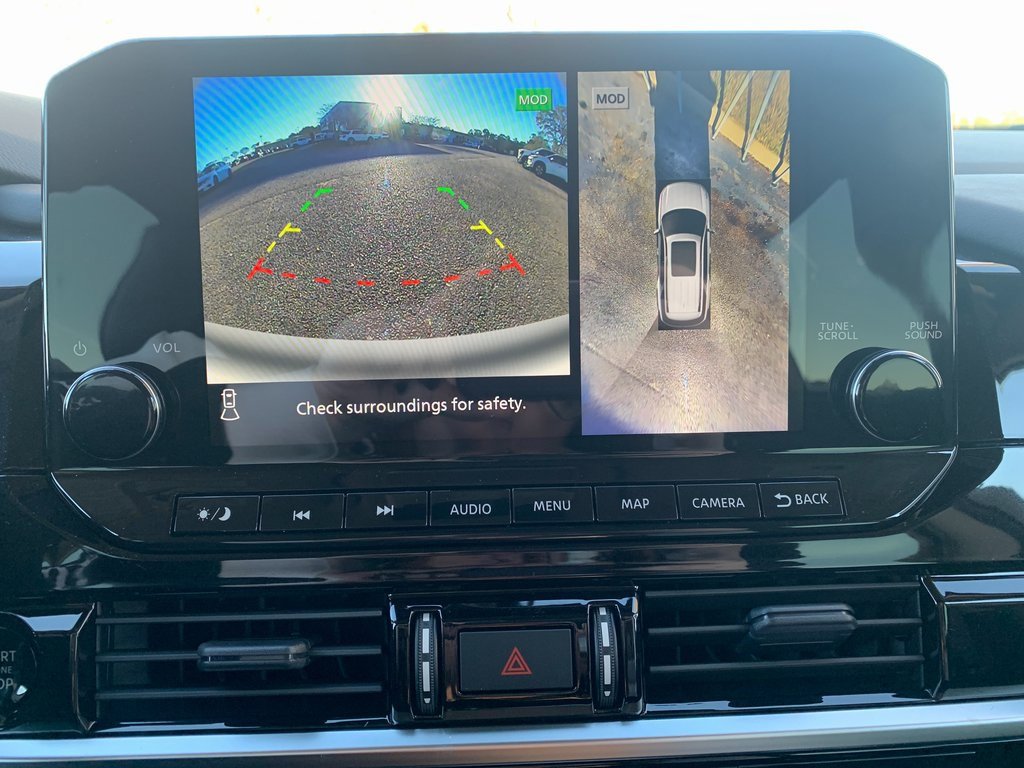 New 2025 Nissan Pathfinder SL image 15