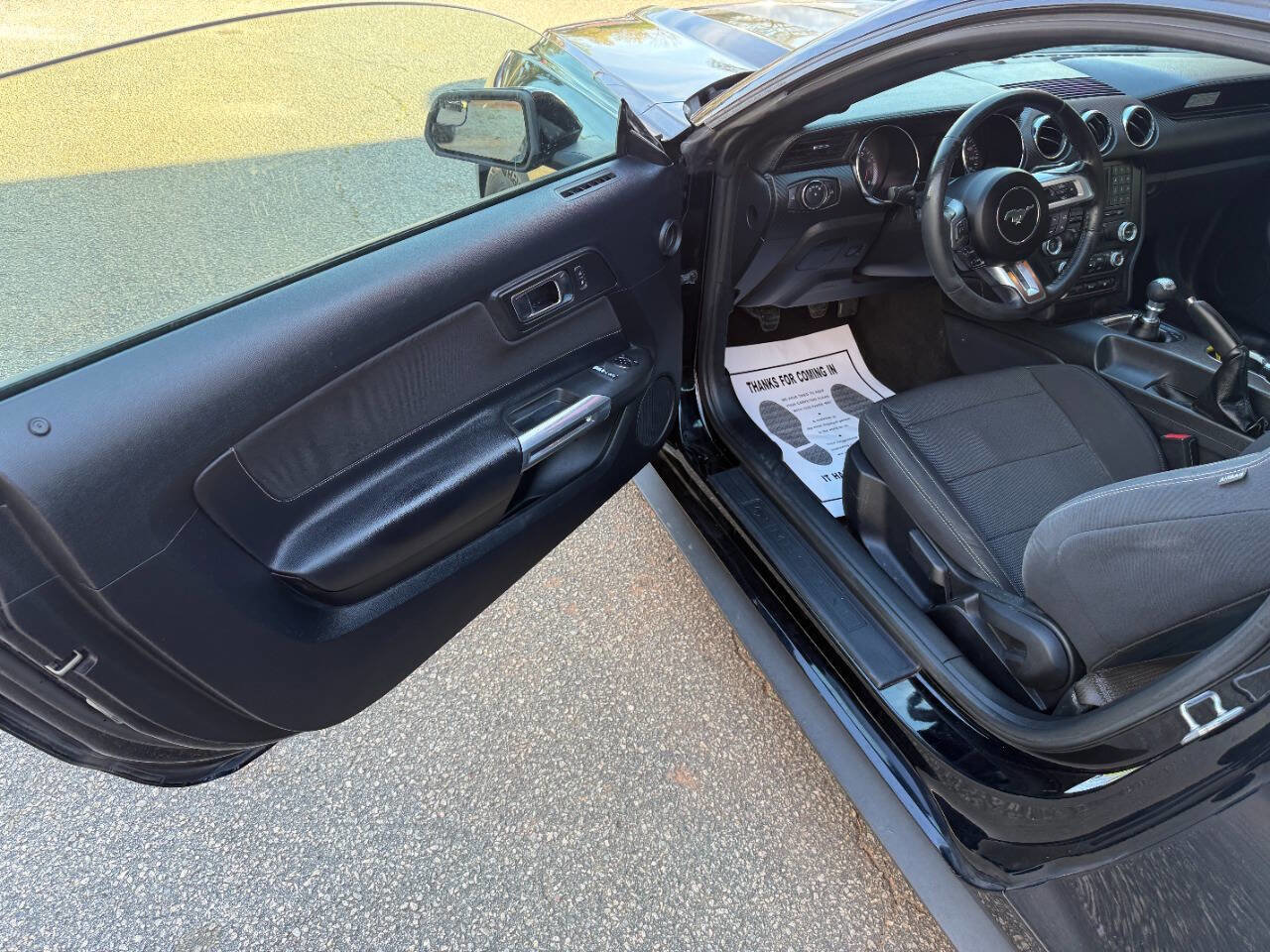 Used 2017 Ford Mustang Coupe RWD image 9