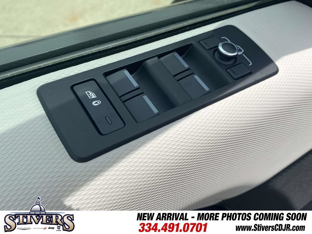 Used 2021 Land Rover Discovery S R-Dynamic AWD/4WD image 20