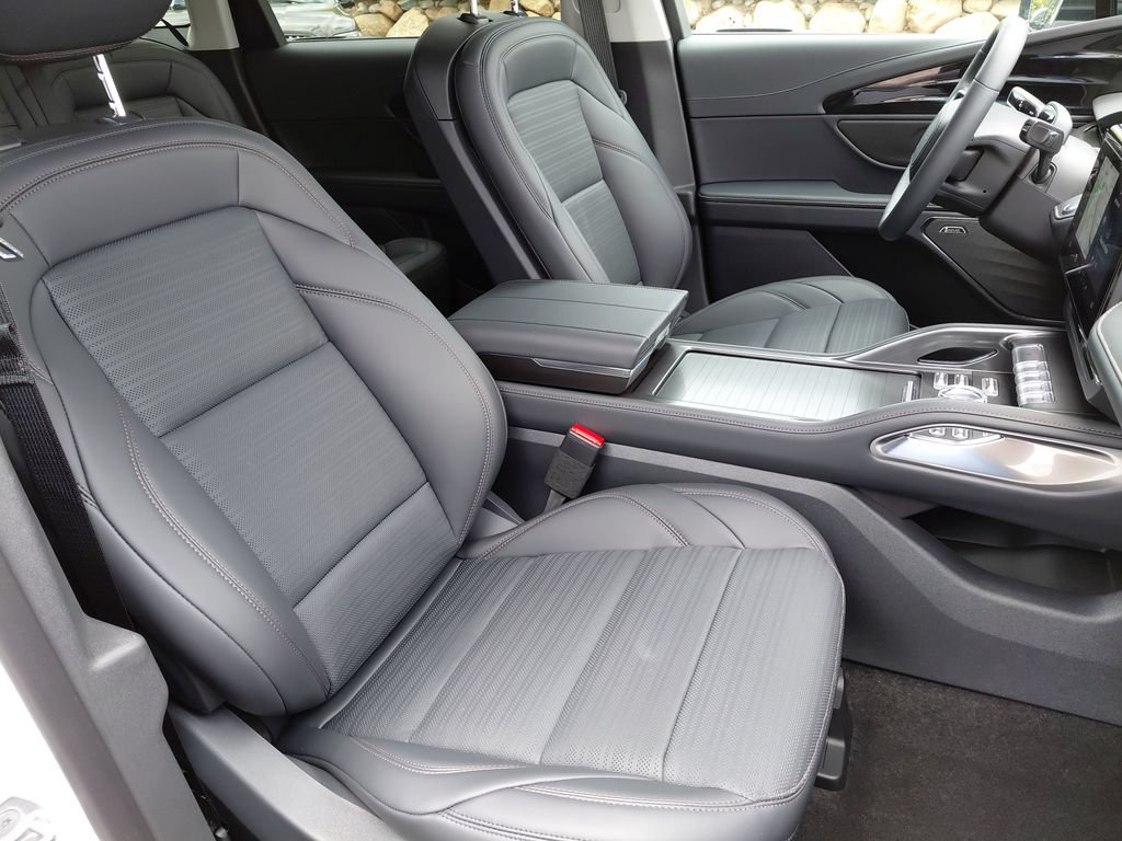 New 2026 Lincoln Nautilus Reserve w/ Jet Appearance Package AWD/4WD image 39