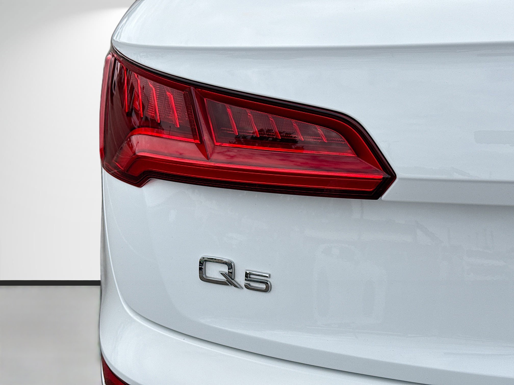 Used 2019 Audi Q5 2.0T Premium w/ Convenience Package image 10