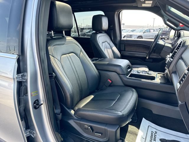 Used 2020 Ford Expedition Limited w/ Equipment Group 302A AWD/4WD image 26