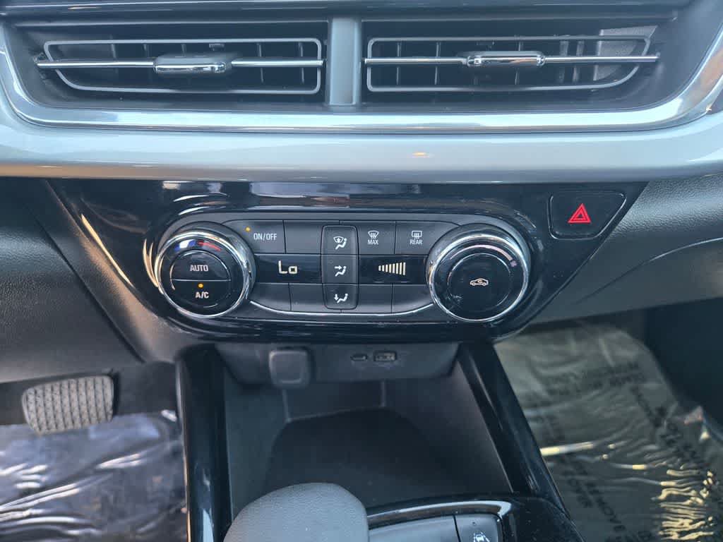 Used 2024 Chevrolet Trax LT FWD image 14
