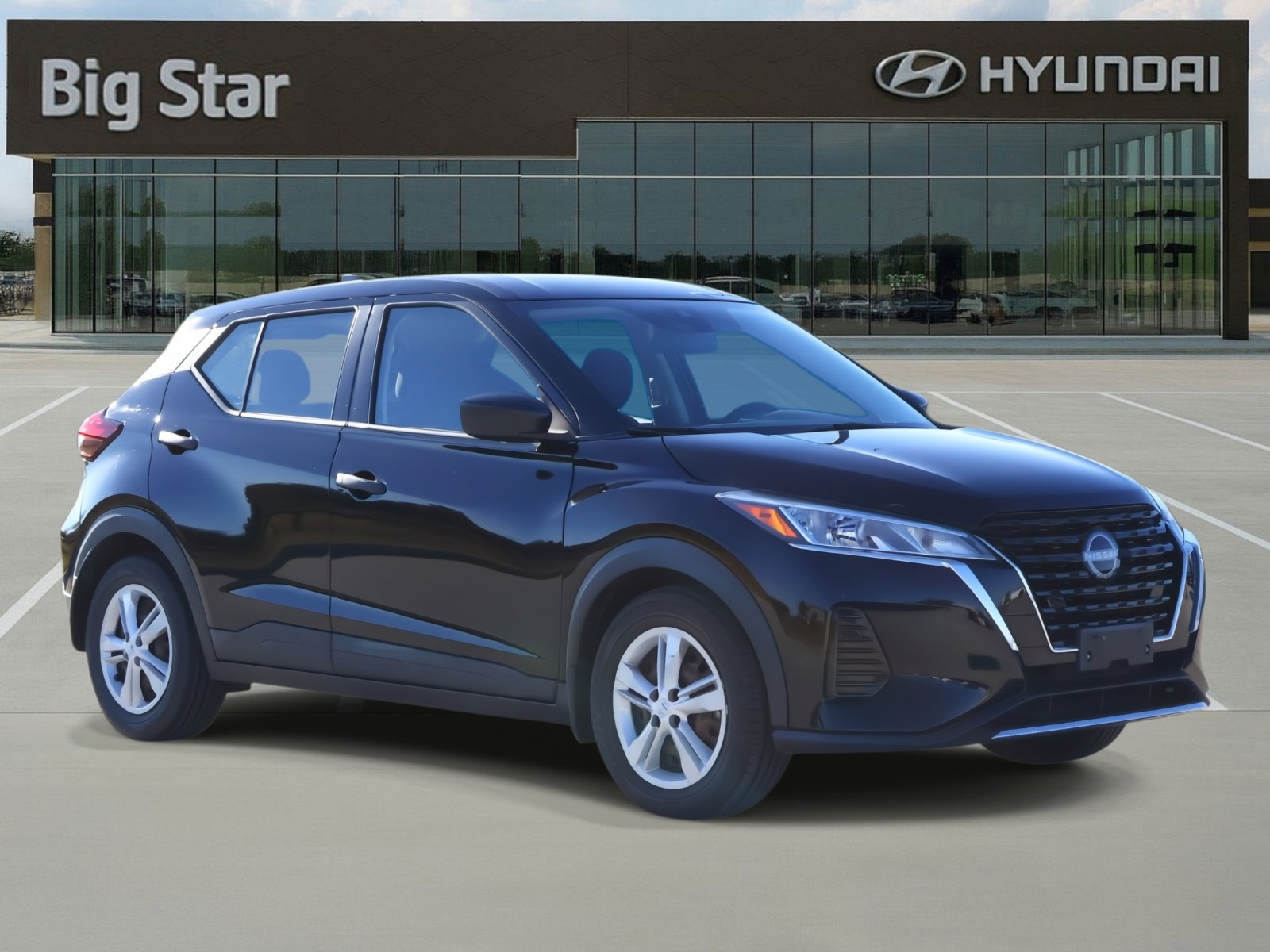 Used 2022 Nissan Kicks S image 6