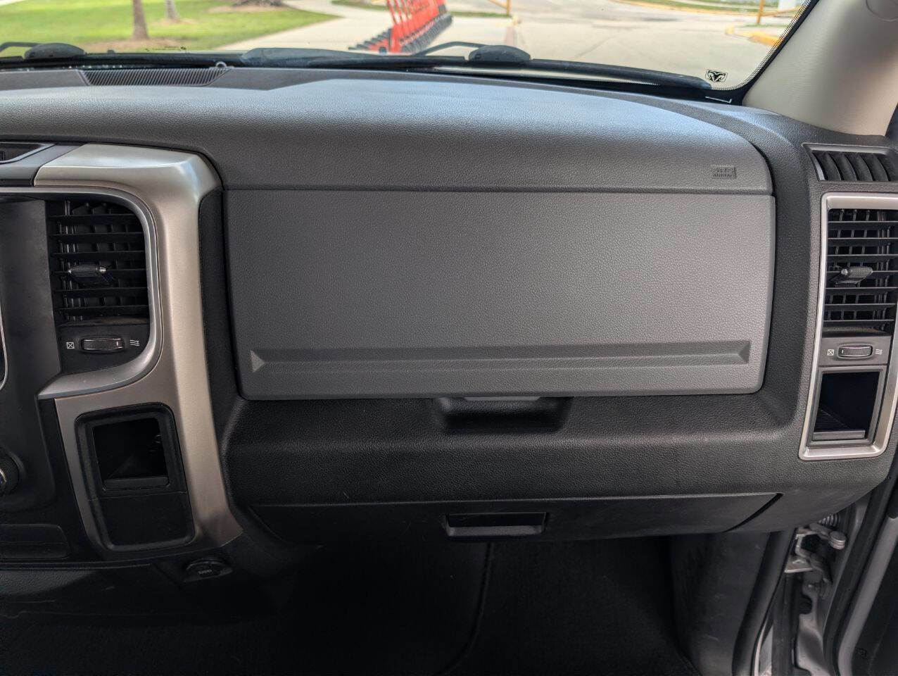 Used 2018 RAM 1500 Classic SLT image 26