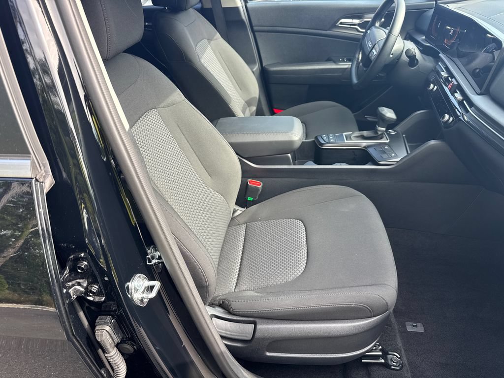 Used 2026 Kia Sportage LX w/ LX Convenience Package FWD image 13